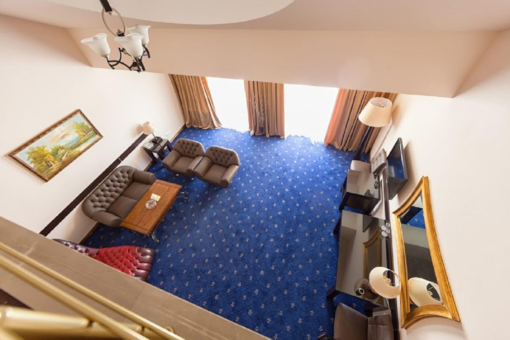 Regineh Hotel Erywań Zewnętrze zdjęcie