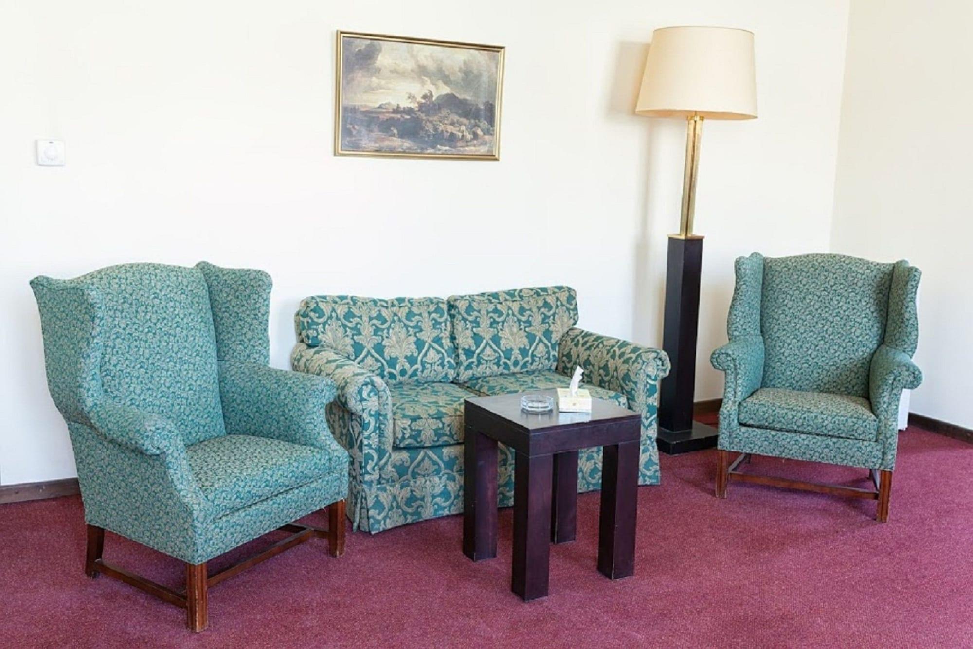 Regineh Hotel Erywań Zewnętrze zdjęcie