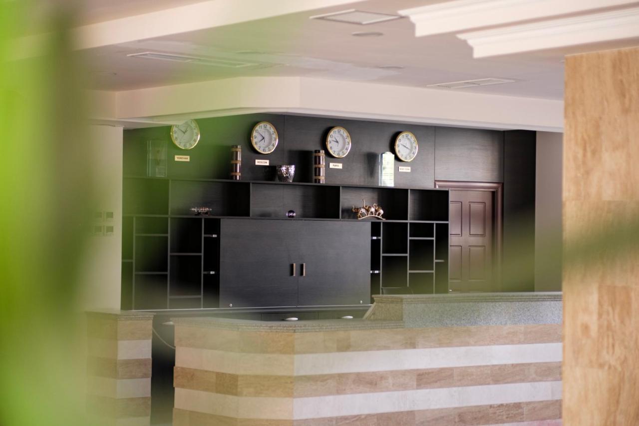Regineh Hotel Erywań Zewnętrze zdjęcie