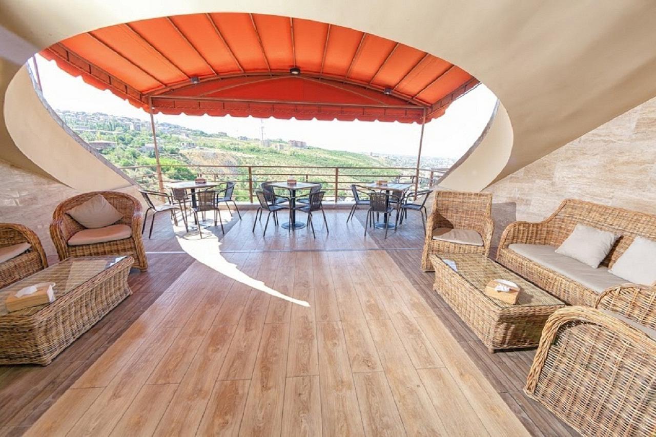 Regineh Hotel Erywań Zewnętrze zdjęcie
