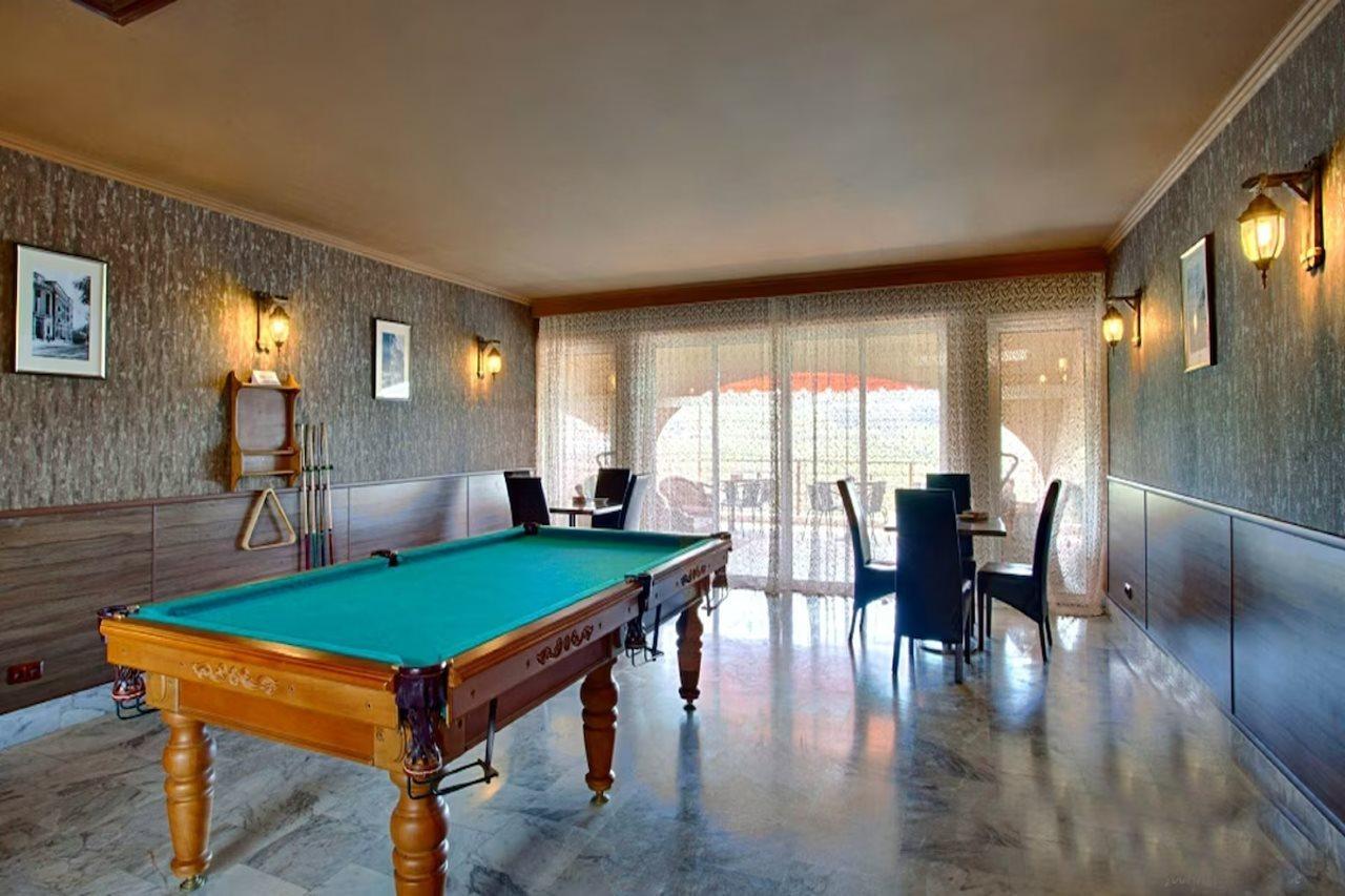 Regineh Hotel Erywań Zewnętrze zdjęcie