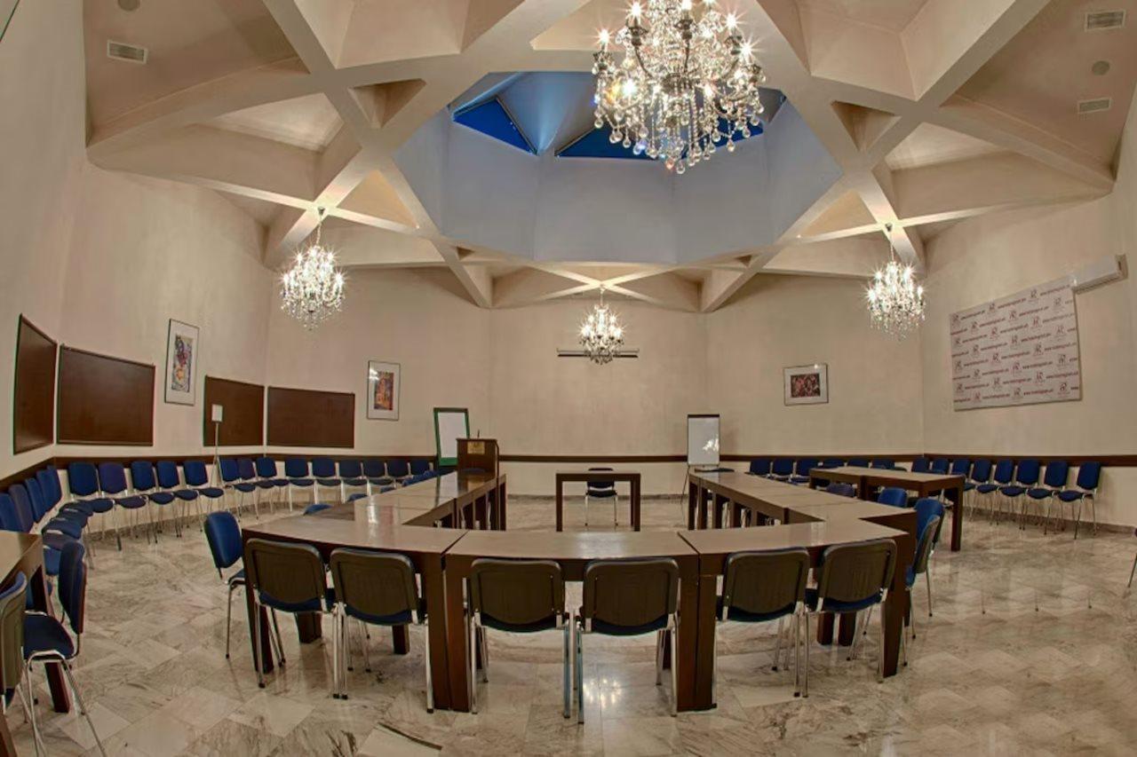 Regineh Hotel Erywań Zewnętrze zdjęcie