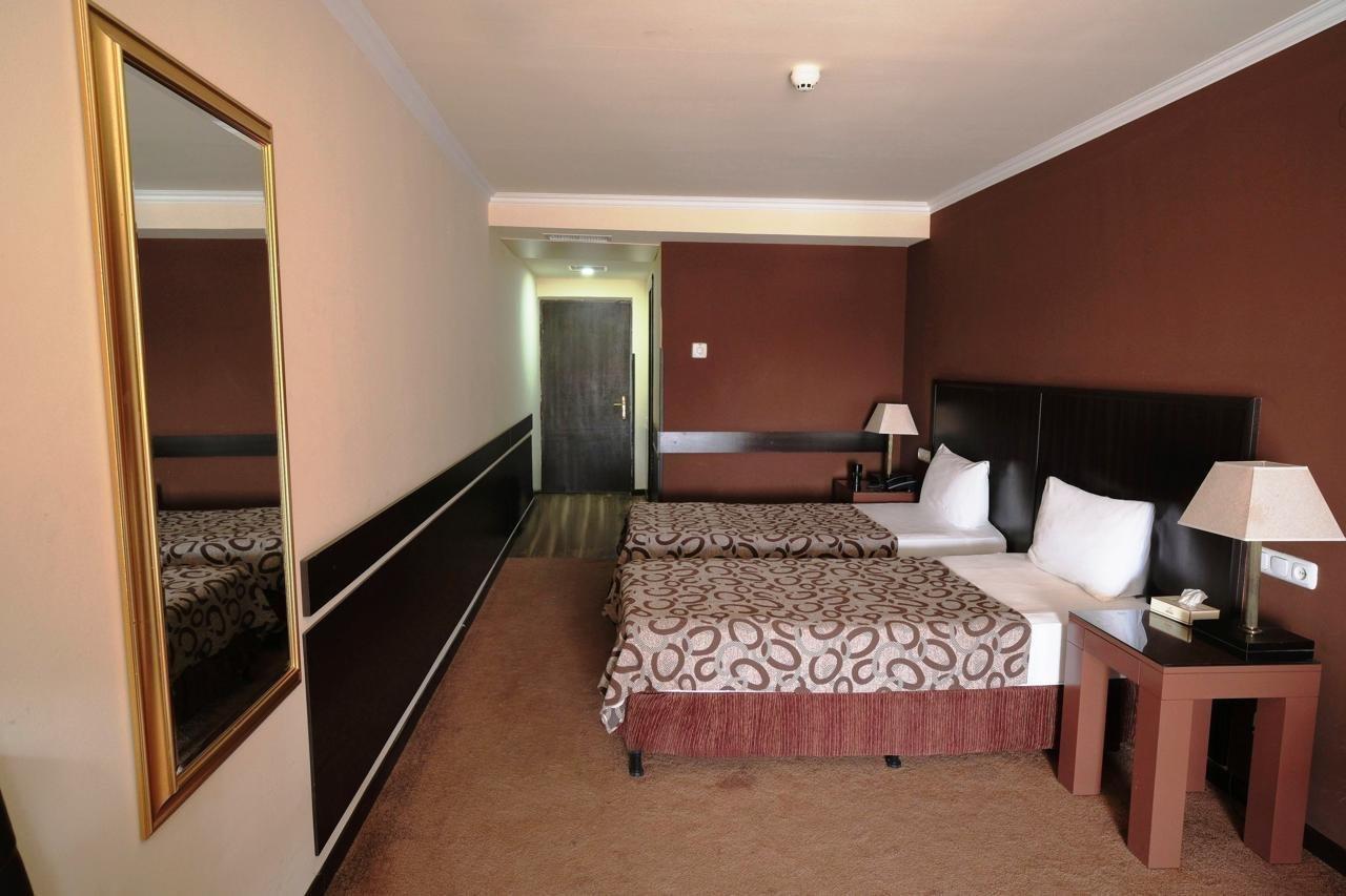 Regineh Hotel Erywań Zewnętrze zdjęcie