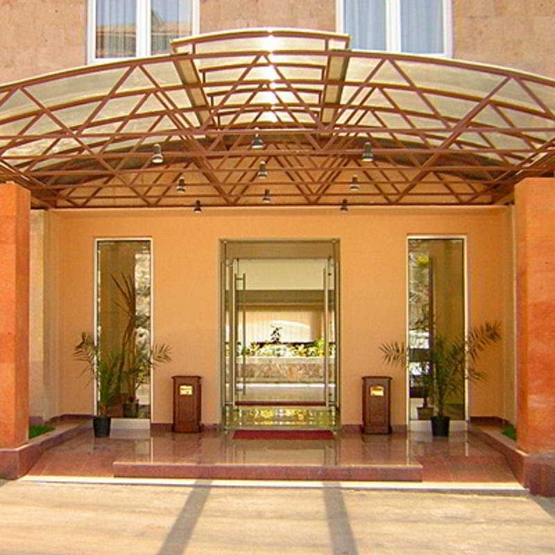 Regineh Hotel Erywań Zewnętrze zdjęcie
