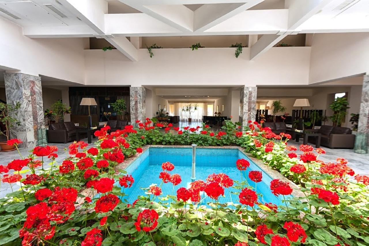 Regineh Hotel Erywań Zewnętrze zdjęcie