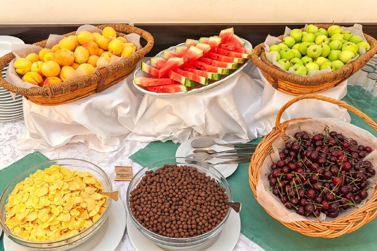 Regineh Hotel Erywań Zewnętrze zdjęcie