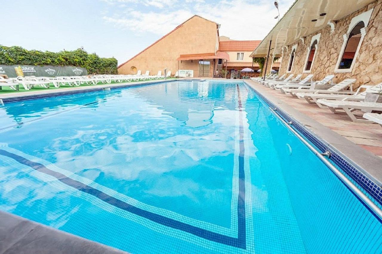 Regineh Hotel Erywań Zewnętrze zdjęcie