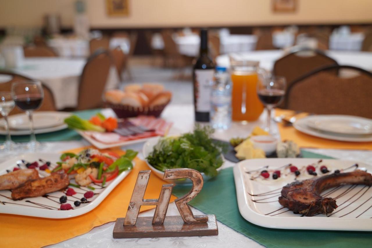 Regineh Hotel Erywań Zewnętrze zdjęcie